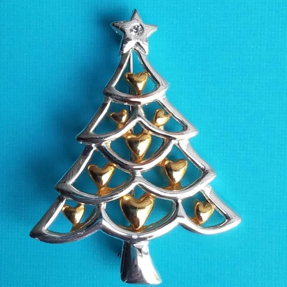 Christmas Tree Pin/Brooch Decorated in Hearts